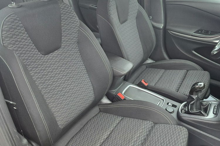 Opel Astra 1.4Turbo Benz. Navi.Kam.Cof.Asystent Pasa Ruchu.Ledy.Szyberdach. zdjęcie 27