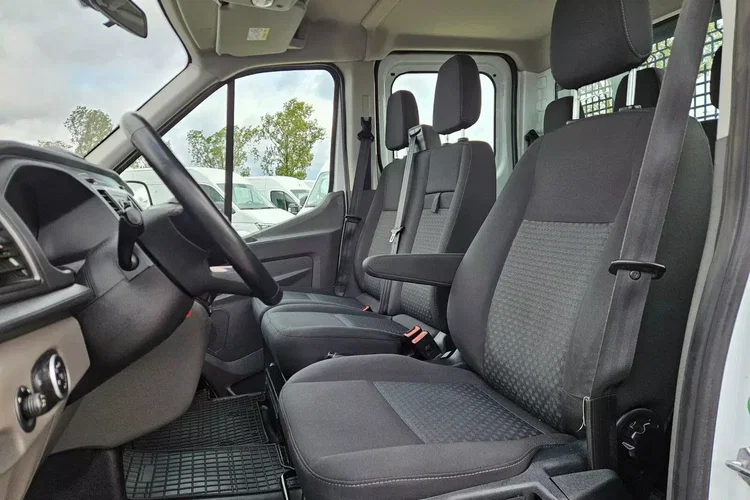 Ford transit DoKa 7 osób 79999zł NETTO 2.0TdCi/131KM zdjęcie 13