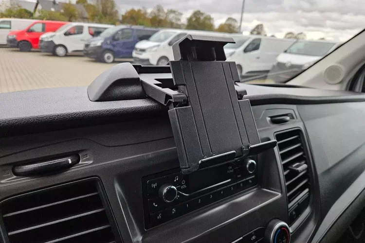 Ford transit DoKa 7 osób 79999zł NETTO 2.0TdCi/131KM zdjęcie 21