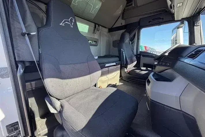 MAN TGX 18.510 4x2 / Kab. sypialna / 2023 / 4 szt. zdjęcie 17