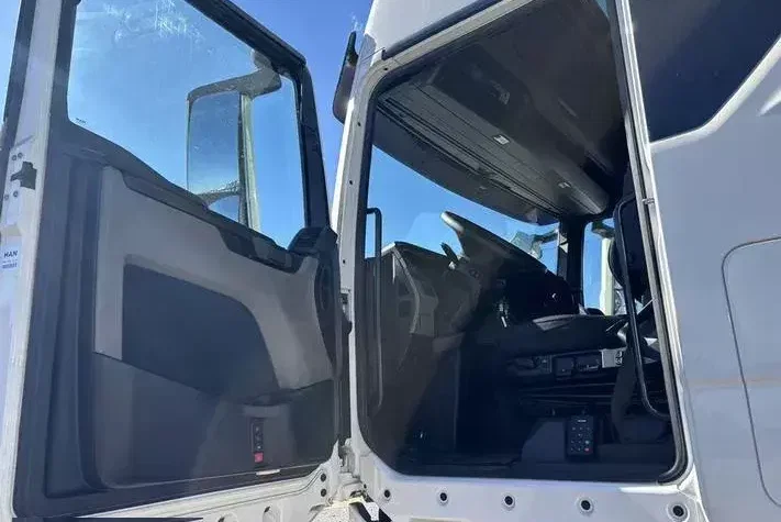 MAN TGX 18.510 4x2 / Kab. sypialna / 2023 / 4 szt. zdjęcie 9