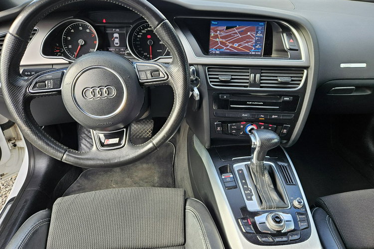 Audi A5 Automat / S line / Navi / Climatronic / Podgrzewane fotele zdjęcie 16