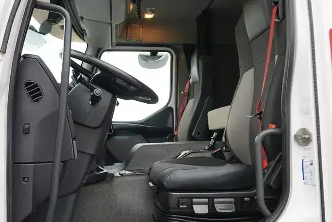 Renault D 280 / ACC / E 6 / BURTOWY + WINDA / ŁAD. 9953 KG / PEŁNY ADR zdjęcie 7