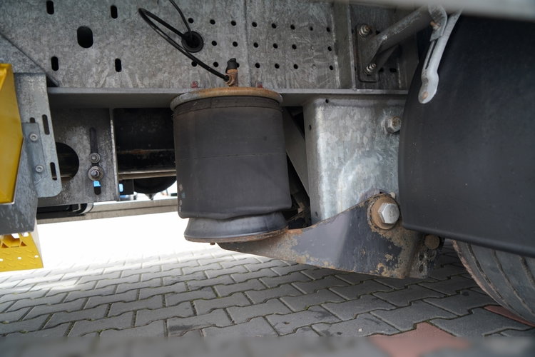 Wecon  / PRZYCZEPA - 7.7 M / TANDEM / PRZEJAZDOWA  / OŚ PODNOSZONA / SAF /  2023 ROK zdjęcie 23