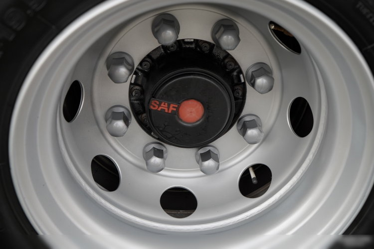 Wecon  / PRZYCZEPA - 7.7 M / TANDEM / PRZEJAZDOWA  / OŚ PODNOSZONA / SAF /  2023 ROK zdjęcie 27