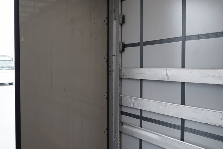 KAESSBOHRER FIRANKA / MEGA /  LOW DECK /  DACH PODNOSZONY / 2021 R  zdjęcie 20