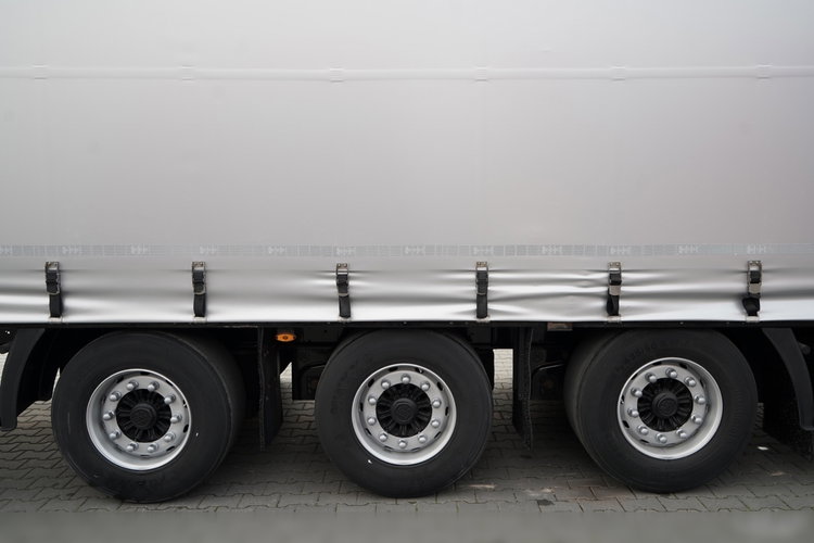 KAESSBOHRER FIRANKA / MEGA /  LOW DECK /  DACH PODNOSZONY / 2021 R  zdjęcie 24