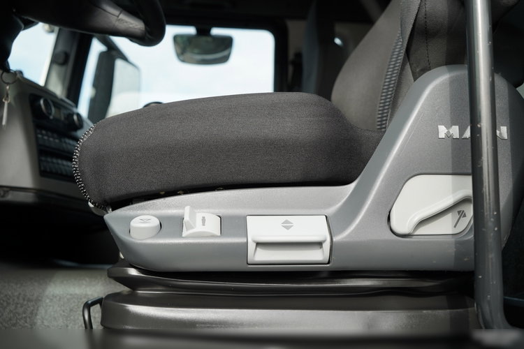 MAN TGS 32.400 / 8x4 / BETONOMIESZARKA SCHWING STETTER  / GRUSZKA 9M3 / KAMERA COFANIA  zdjęcie 32