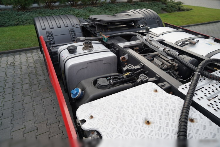 Scania R 520 / V8 / HYDRAULIKA / RETARDER / CAŁA NA PODUSZKACH / NAVI  zdjęcie 17