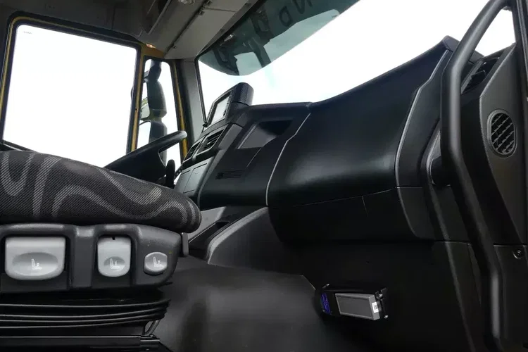 Iveco TRAKKER 450 / 8x4 / EURO 6 / HDS PALFINGER PK 22002-EH / NISKI PRZEBIEG / zdjęcie 34