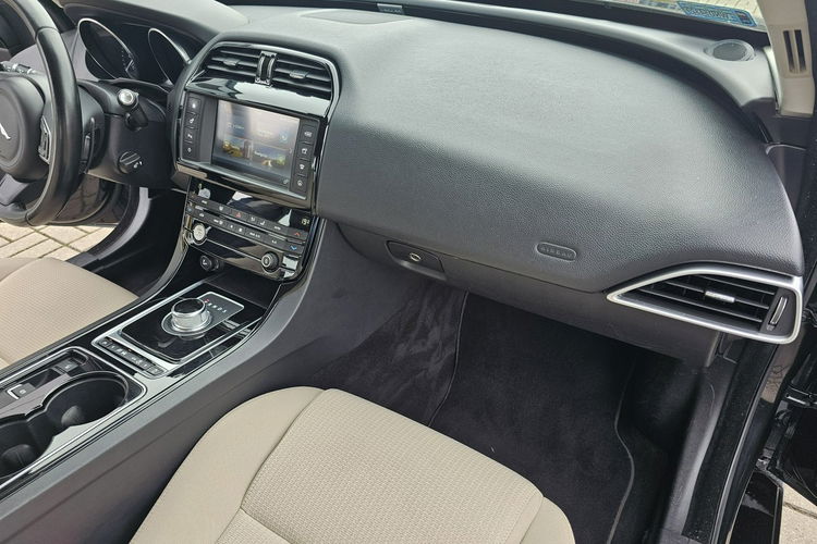 Jaguar XE model 2016, polski salon, serwis, nowy rozrząd, zdjęcie 15