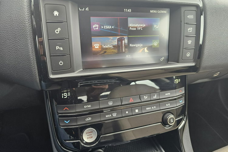 Jaguar XE model 2016, polski salon, serwis, nowy rozrząd, zdjęcie 19