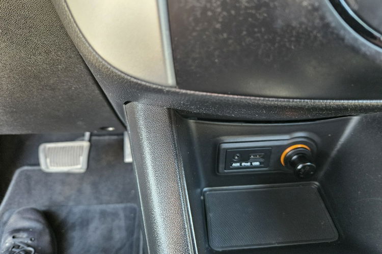 Kia Venga 1 właściciel /Automat / Klimatyzacja / Podgrzewane fotele / Serwis ASO zdjęcie 14