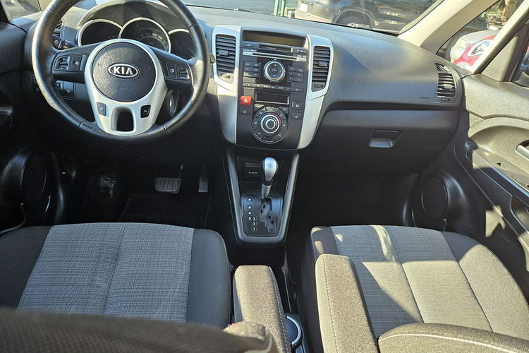 Kia Venga 1 właściciel /Automat / Klimatyzacja / Podgrzewane fotele / Serwis ASO zdjęcie 16
