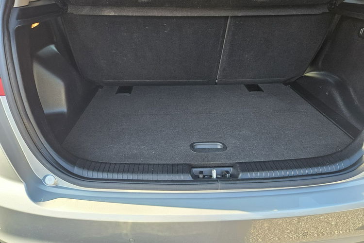 Kia Venga 1 właściciel /Automat / Klimatyzacja / Podgrzewane fotele / Serwis ASO zdjęcie 17