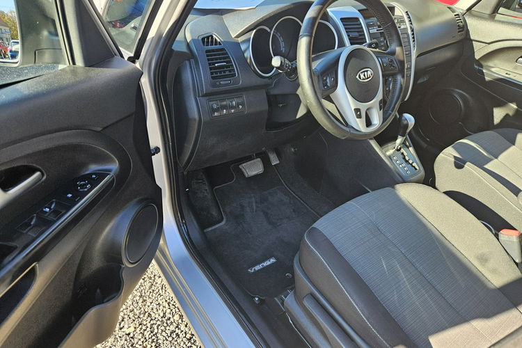 Kia Venga 1 właściciel /Automat / Klimatyzacja / Podgrzewane fotele / Serwis ASO zdjęcie 7