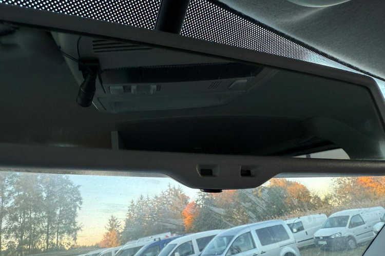 Volkswagen Transporter T5 FL 2.0 MPI 115KM benzyna 3 osobowy 73 407 przebiegu zdjęcie 19