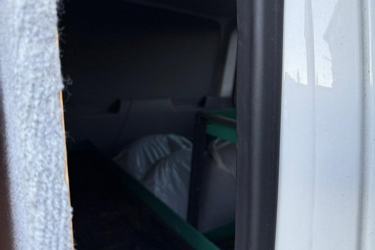 Volkswagen Transporter T5 FL 2.0 MPI 115KM benzyna 3 osobowy 73 407 przebiegu zdjęcie 23