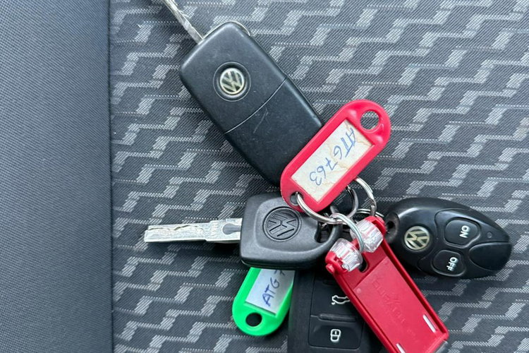 Volkswagen Transporter T5 FL 2.0 MPI 115KM benzyna 3 osobowy 73 407 przebiegu zdjęcie 26