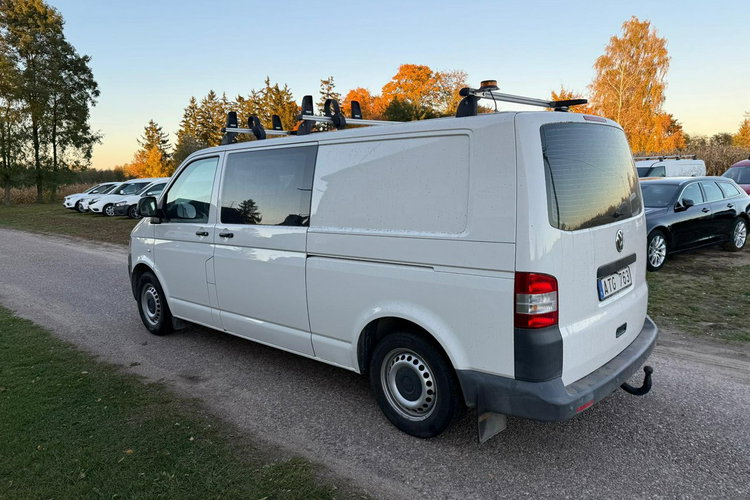 Volkswagen Transporter T5 FL 2.0 MPI 115KM benzyna 3 osobowy 73 407 przebiegu zdjęcie 3