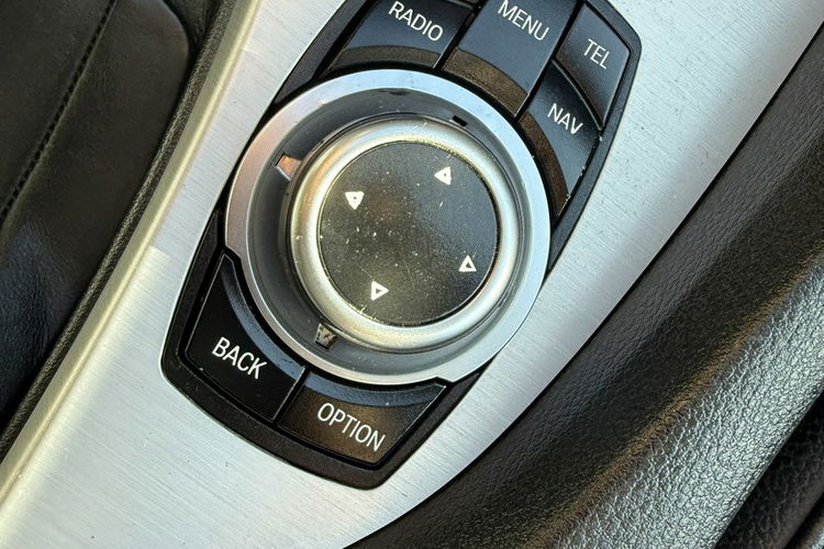 BMW X1 X Drive Bogato wyposażone - zadbane serwisowane zdjęcie 17