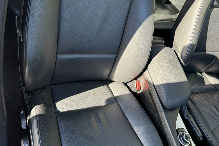 BMW X1 X Drive Bogato wyposażone - zadbane serwisowane zdjęcie 20