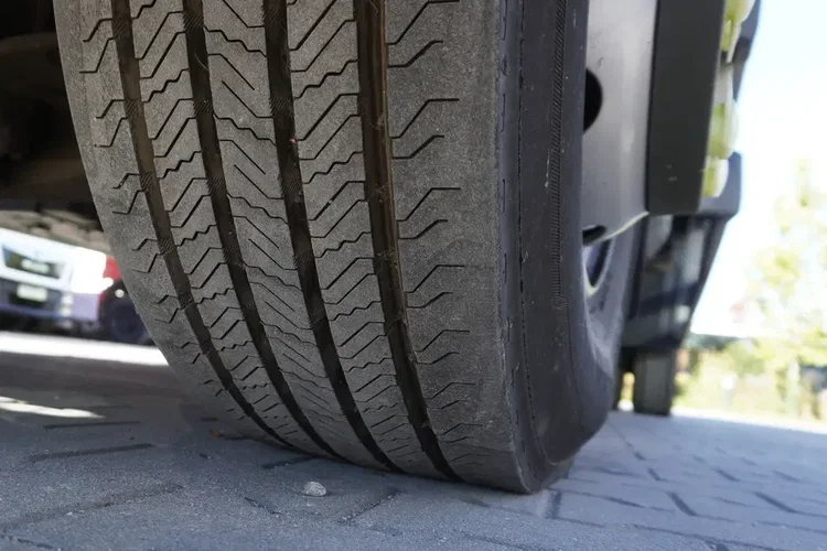 Iveco Eurocargo 160E21 / Tylko 11 tys. km / Kontener 18 EPAL zdjęcie 9