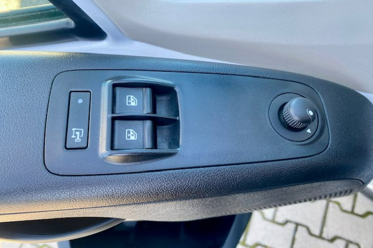 Opel Movano SALON PL / 2.2 - 140KM / koła 16 / L3H2 / KLIMA / TEMPOMAT / GWARANCJA zdjęcie 15