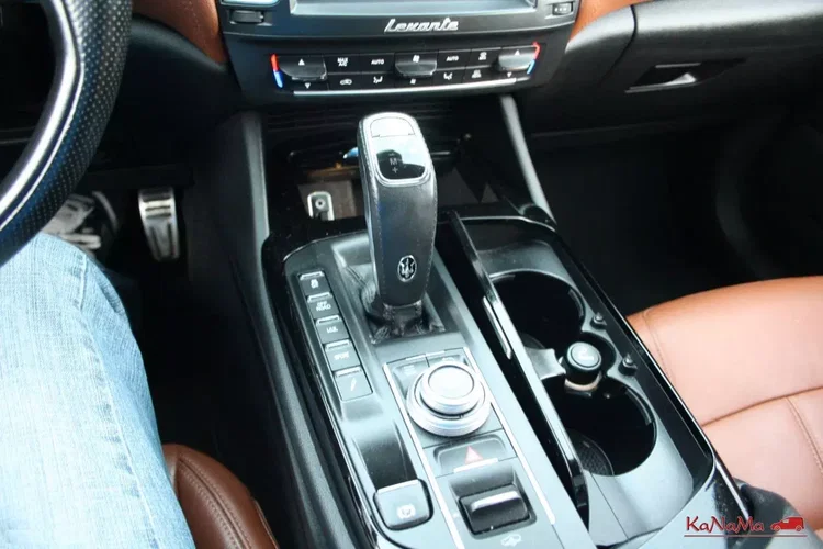 Maserati levante zdjęcie 30