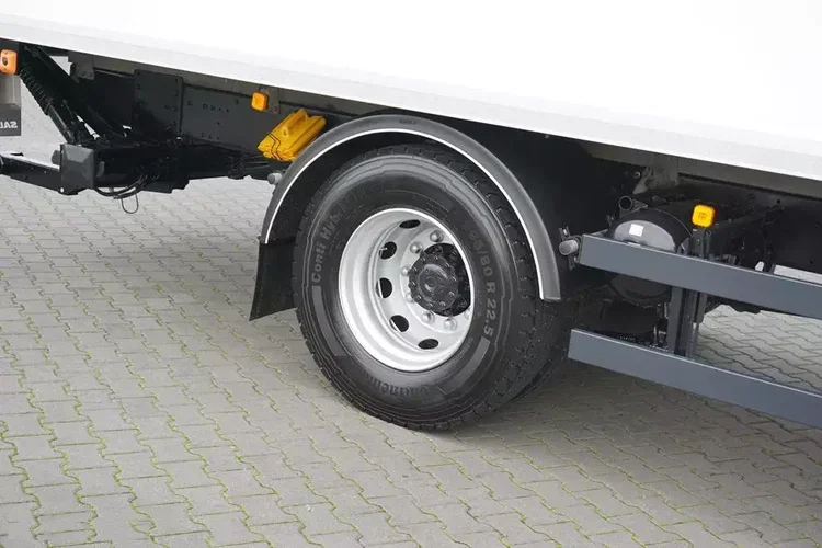 MAN TGM / 18.250 / EURO 6 / IZOTERMA + WINDA / 19 PALET / OTWIERANY BOK zdjęcie 19