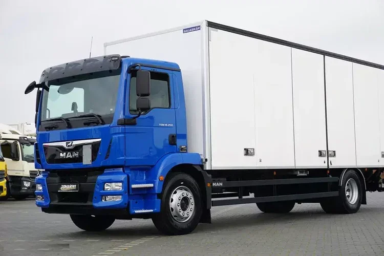 MAN TGM / 18.250 / EURO 6 / IZOTERMA + WINDA / 19 PALET / OTWIERANY BOK zdjęcie 22