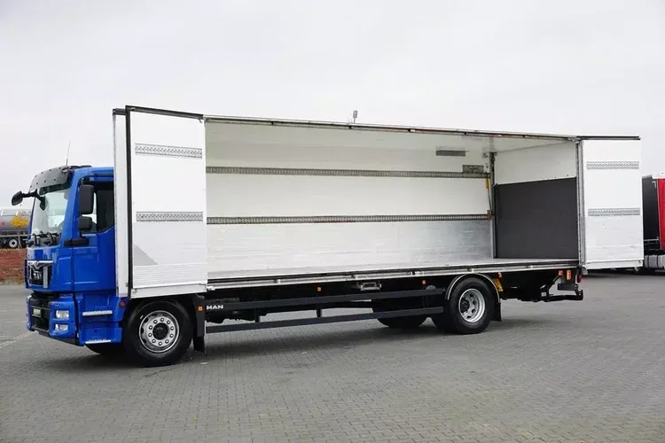 MAN TGM / 18.250 / EURO 6 / IZOTERMA + WINDA / 19 PALET / OTWIERANY BOK zdjęcie 37