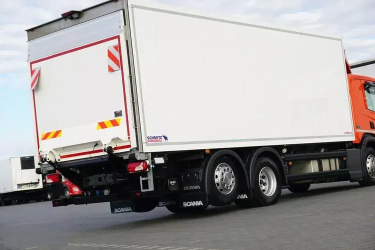 Scania P 410 / E 6 / CHŁODNIA + WINDA / 18 PALET / RETARDER / OŚ SKRĘTNA zdjęcie 32