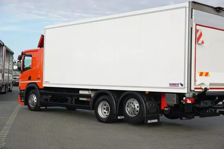 Scania P 410 / E 6 / CHŁODNIA + WINDA / 18 PALET / RETARDER / OŚ SKRĘTNA zdjęcie 35