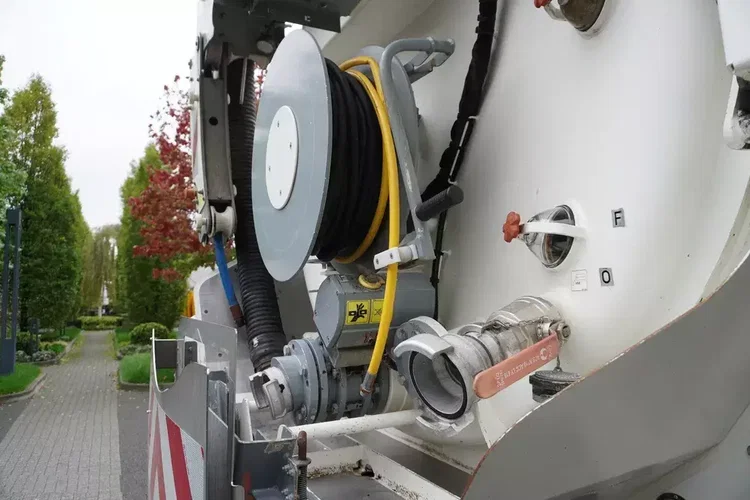 MAN TGS 26.360 E6 / Zabudowa WUKO Rivard 18 m3 / 180 tys. km / oś skrętna zdjęcie 17