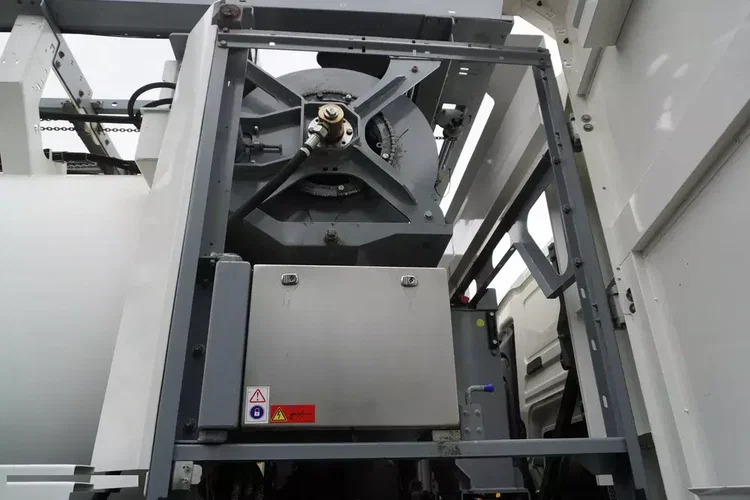 MAN TGS 26.360 E6 / Zabudowa WUKO Rivard 18 m3 / 180 tys. km / oś skrętna zdjęcie 20