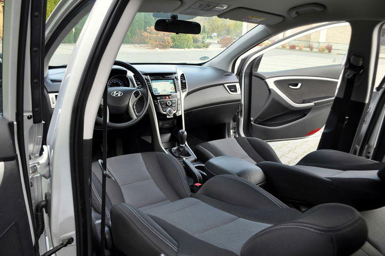 Hyundai i30 1.4i(99KM) 81tyś.km Led Duża Navi Kamera Parktronik Welur I Wł ASO zdjęcie 27