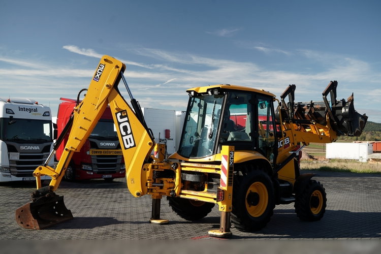 JCB 3CX PLUS / JOYSTICK / KLIMATYZACJA / SZYBKOZŁĄCZE / KOMPLET ŁYŻEK / JAK NOW / SALON POLSKA / zdjęcie 6