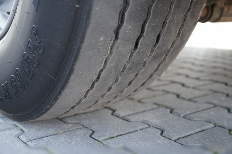 Iveco STRALIS 460 / 6X2 / SKRZYNIOWY 8.1 m + HDS FASSI. F185 MAX UDŹWIG 5 500 KG / STEROWANIE RADIOWE / ROTATOR  zdjęcie 27