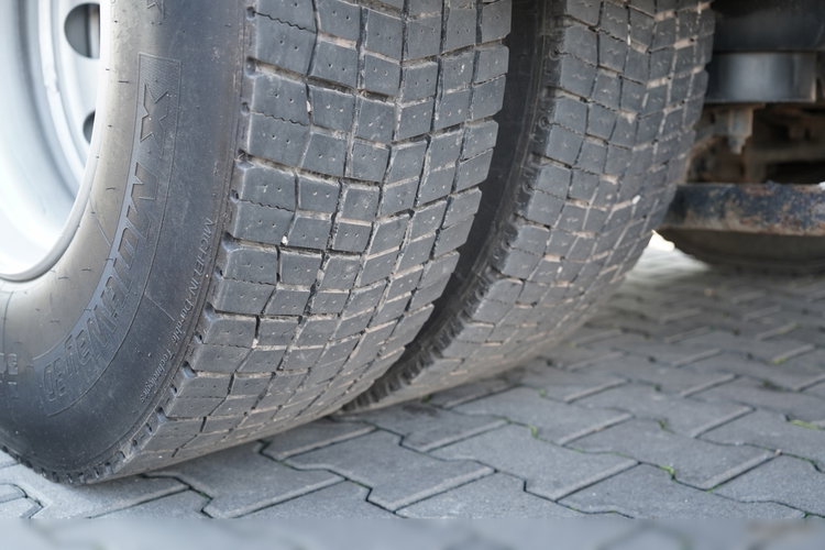 Iveco STRALIS 460 / 6X2 / SKRZYNIOWY 8.1 m + HDS FASSI. F185 MAX UDŹWIG 5 500 KG / STEROWANIE RADIOWE / ROTATOR  zdjęcie 29