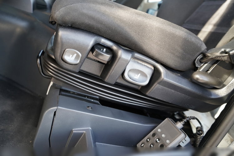 Iveco STRALIS 460 / 6X2 / SKRZYNIOWY 8.1 m + HDS FASSI. F185 MAX UDŹWIG 5 500 KG / STEROWANIE RADIOWE / ROTATOR  zdjęcie 34