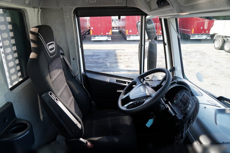 Iveco STRALIS 460 / 6X2 / SKRZYNIOWY 8.1 m + HDS FASSI. F185 MAX UDŹWIG 5 500 KG / STEROWANIE RADIOWE / ROTATOR  zdjęcie 37