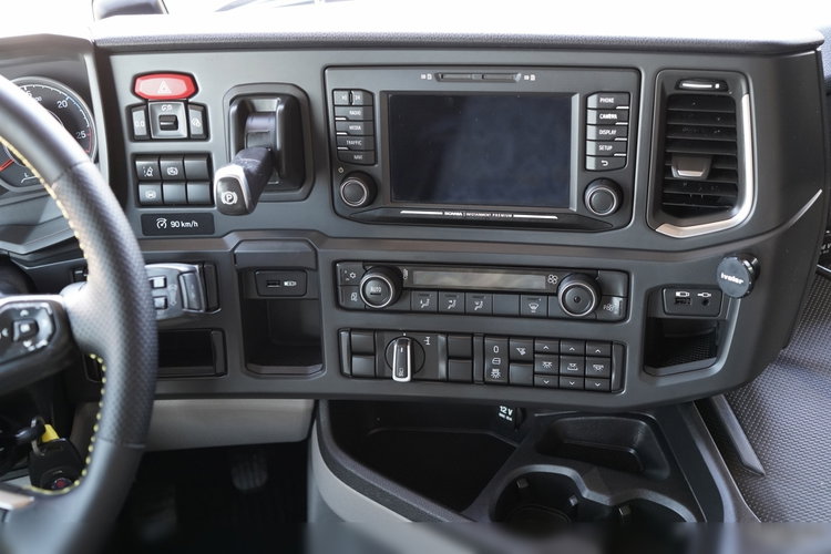 Scania R 500 / RETARDER / CAŁA NA PODUSZKACH / NISKA KABINA zdjęcie 31