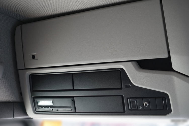 Scania R 500 / RETARDER / CAŁA NA PODUSZKACH / NISKA KABINA zdjęcie 34