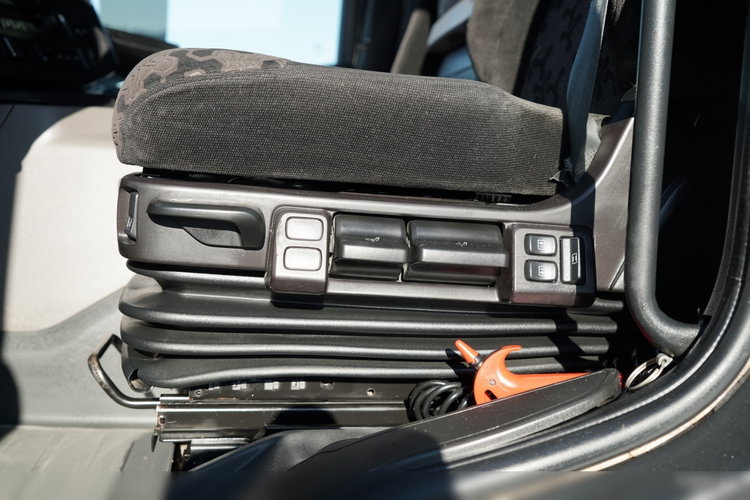 Scania P 450 / RETARDER / HYDRAULIKA / NISKA KABINA   zdjęcie 22