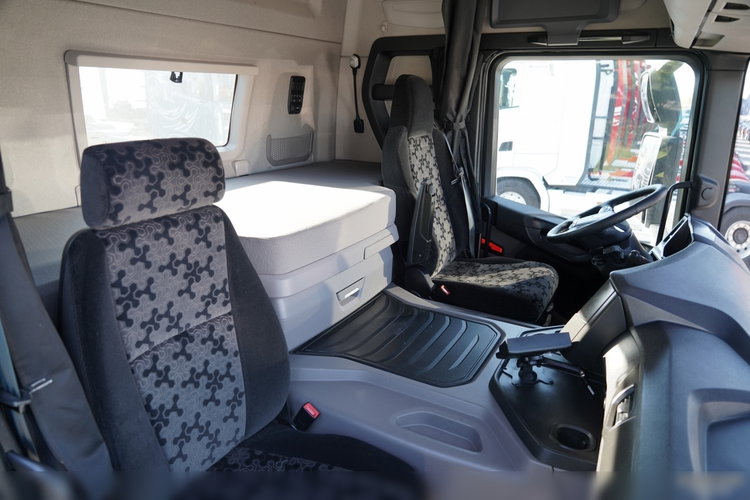 Scania P 450 / RETARDER / HYDRAULIKA / NISKA KABINA   zdjęcie 34