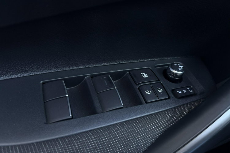 Toyota Corolla 1.8 Hybrid COMFORT TECH, salon Polska, gwarancja, FV23% zdjęcie 18