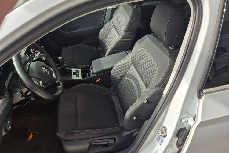 Skoda Superb zdjęcie 17