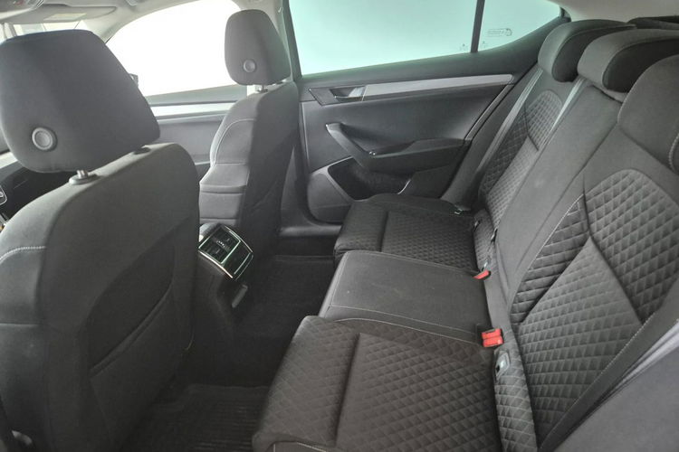 Skoda Superb zdjęcie 24