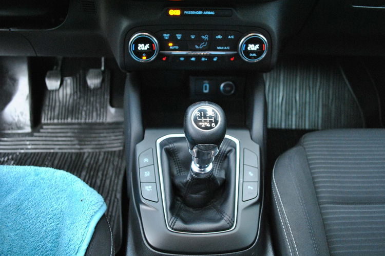 Focus Hatchback Trend 1, 5 TDCi 95KM ASO Forda Gwarancja zdjęcie 19